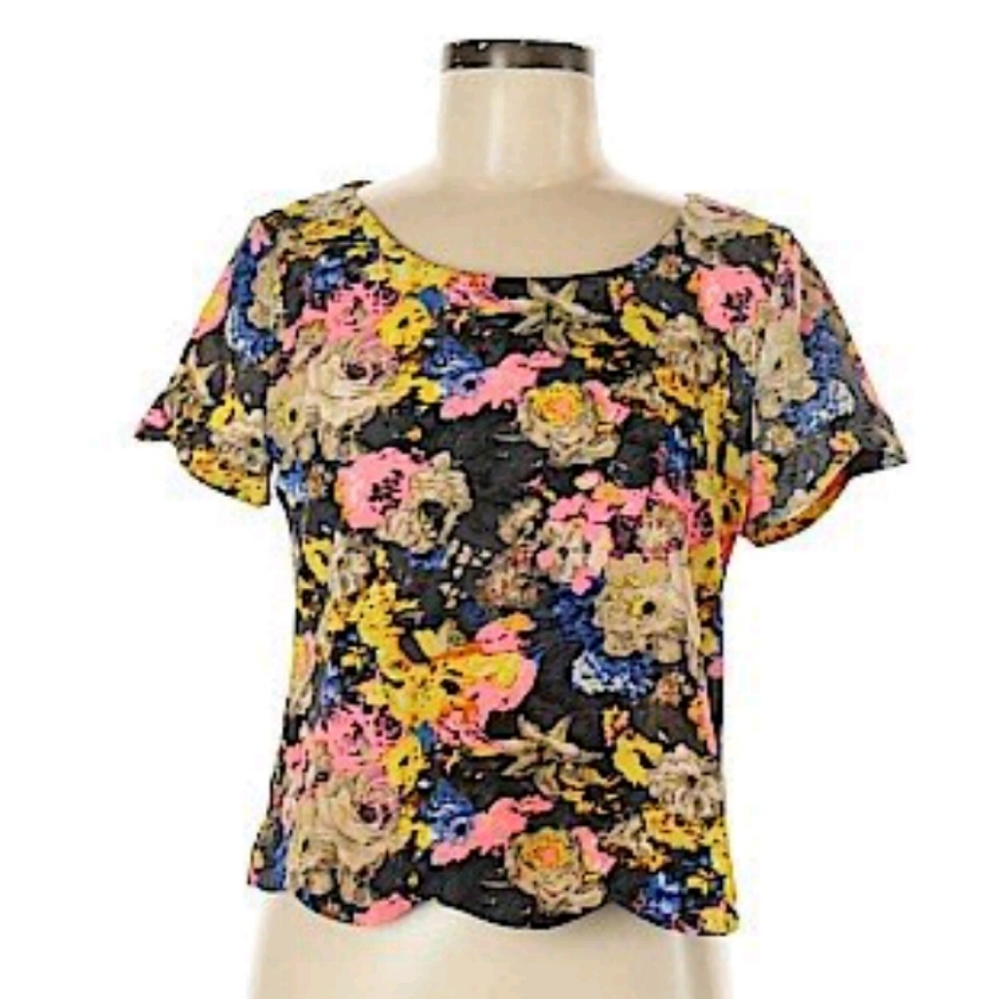 Dani Collection Colorful Floral Button Back Top